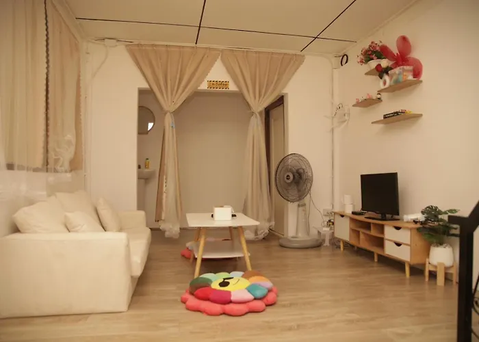 Friend\'S House Arak
